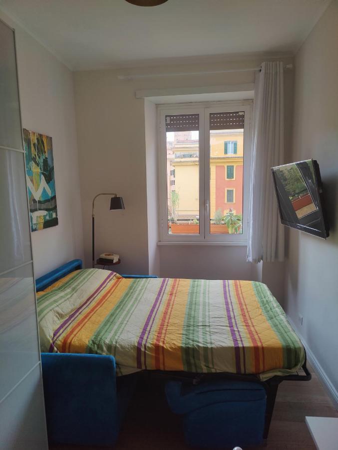 Séjour chez l'habitant Camera Piazza Bologna *
