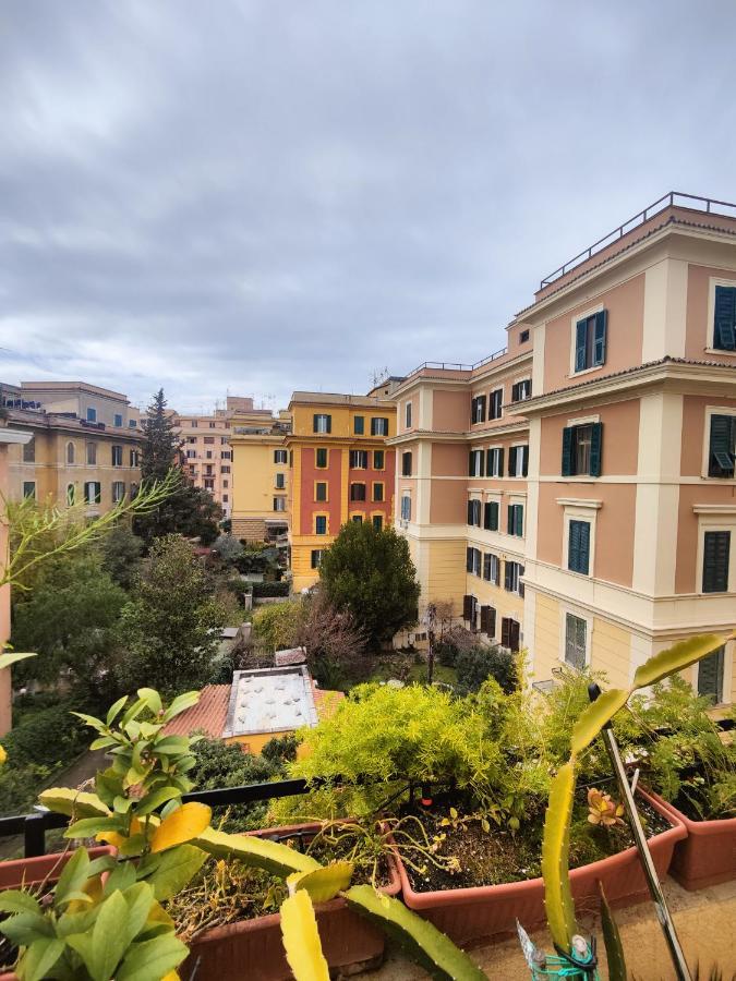 Séjour chez l'habitant Camera Piazza Bologna